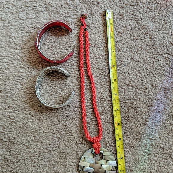 Necklace and Two Bracelets - Picture 5 of 9